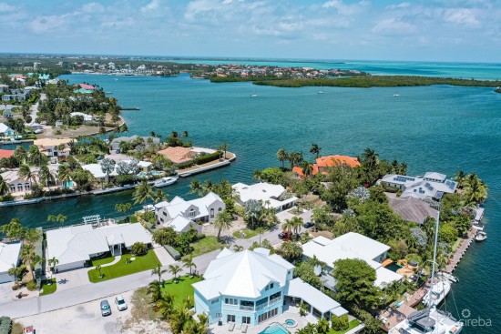 Executive Home, Governors Harbour