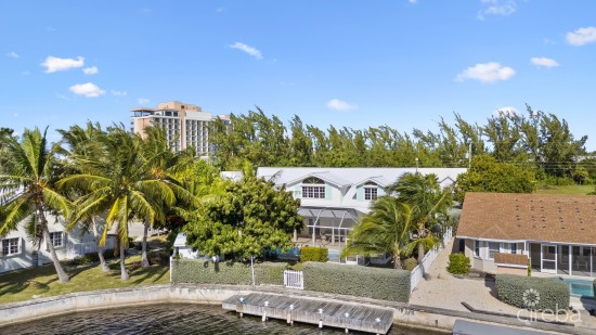 Magellan Quay 5 Bed Canal + Pool Home (gov Harbour)